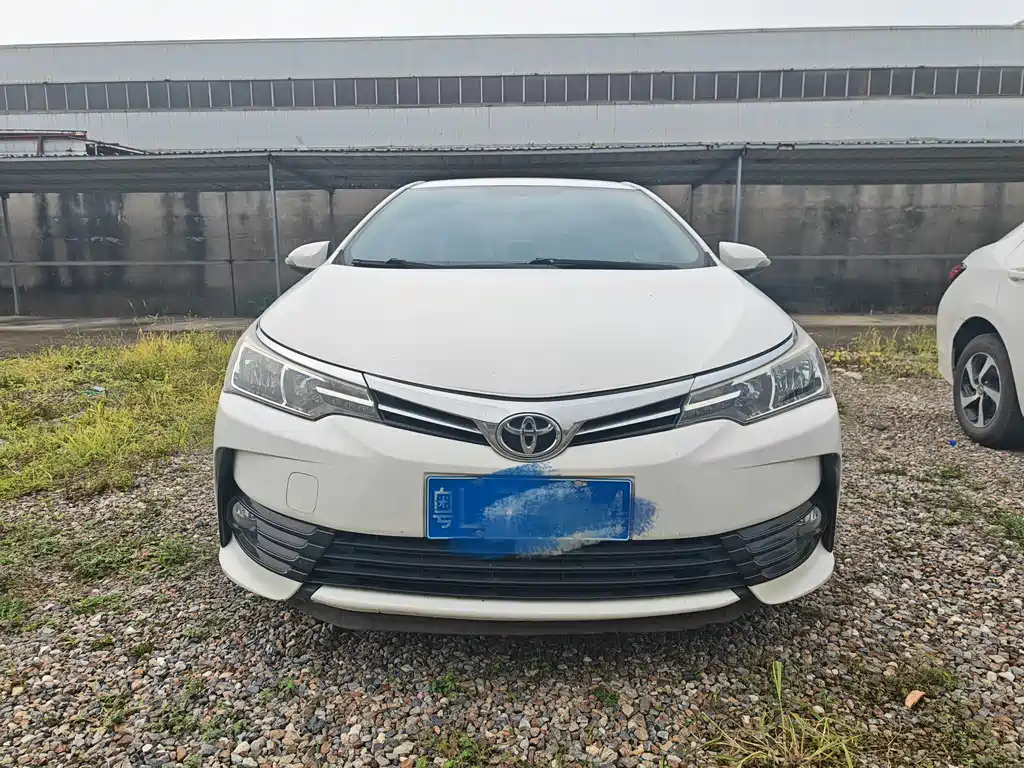 Toyota Corolla 2018 — фото 2