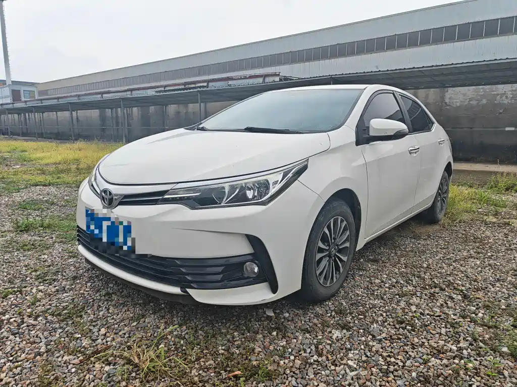 Toyota Corolla 2018 — фото 1