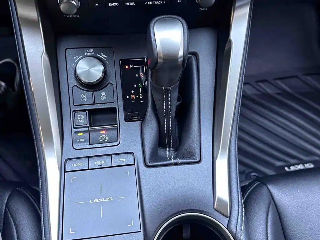 Lexus NX 2020 — фото 14