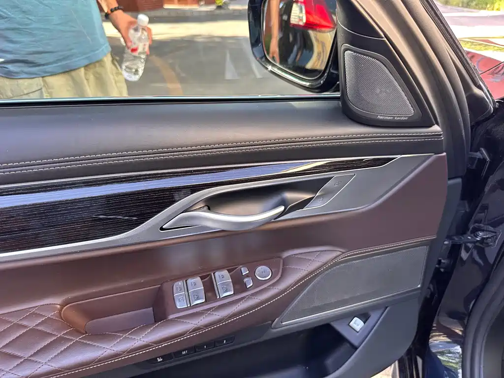 BMW 7 Series 2021 — фото 14
