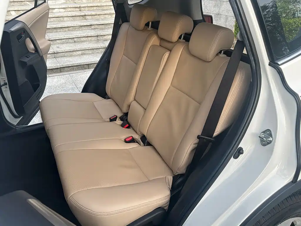 Toyota RAV4 2014 — фото 13