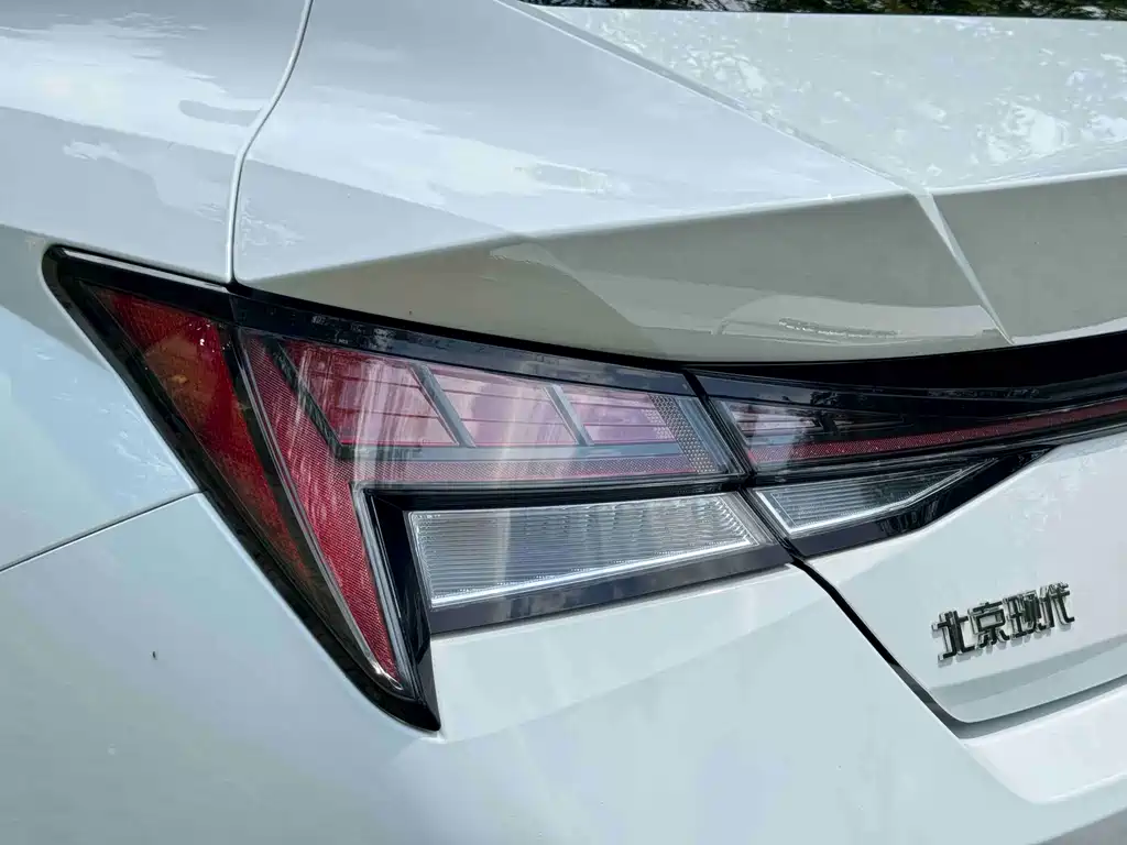 Hyundai Elantra 2022 — фото 20