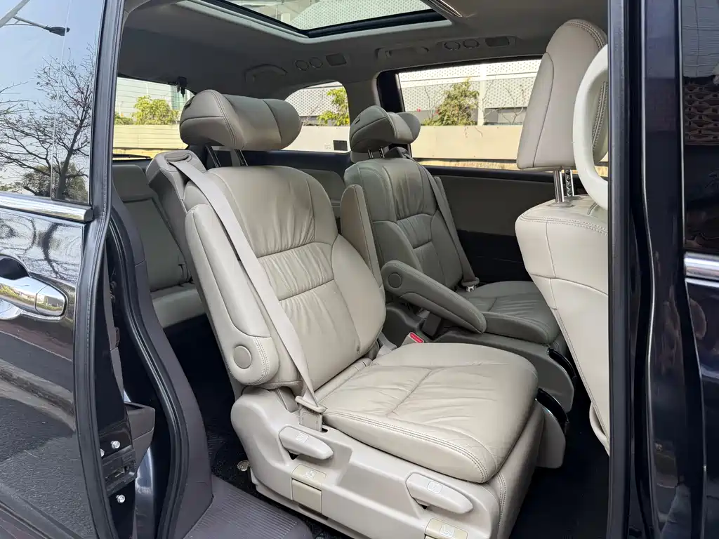 Honda Odyssey 2019 — фото 10