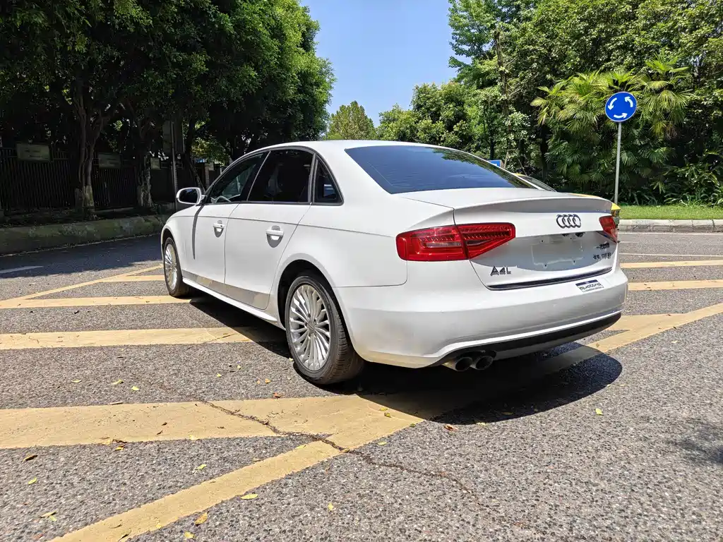 Audi A4L 2015 — фото 15