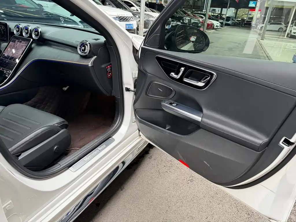 Mercedes-Benz C-Class 2023 — фото 20