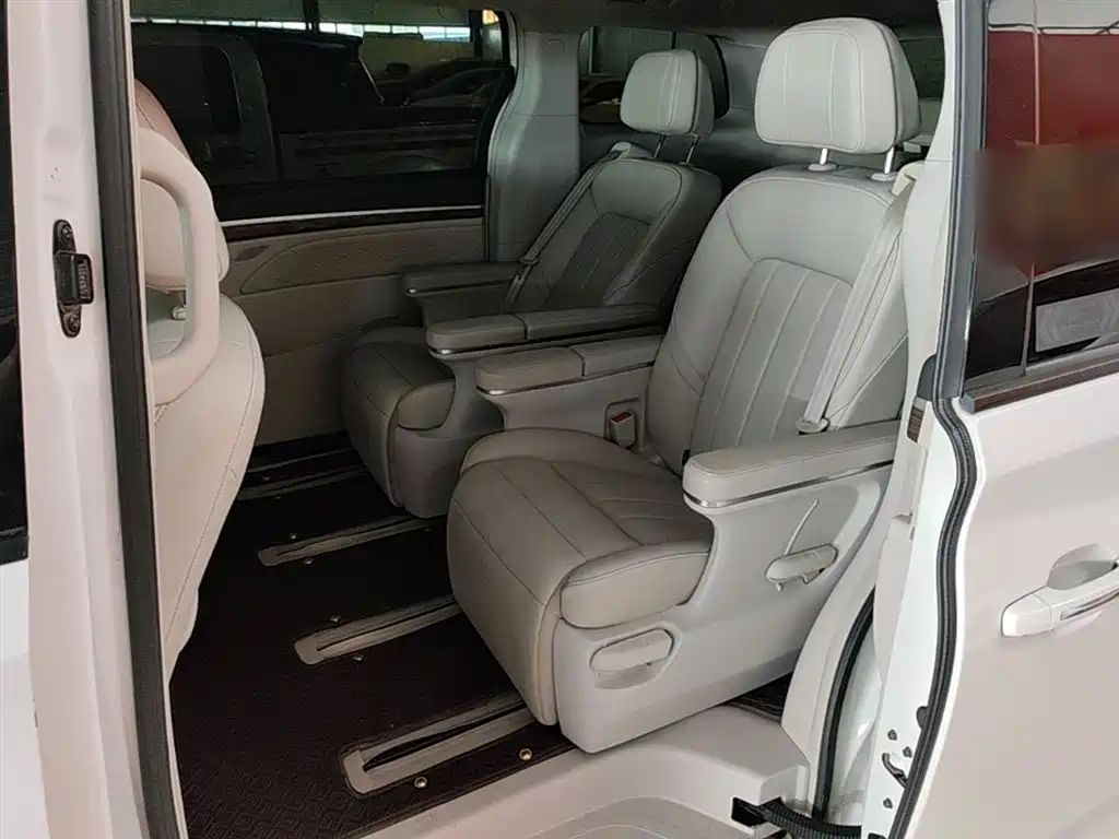 GAC Motor Trumpchi M8 2018 — фото 17