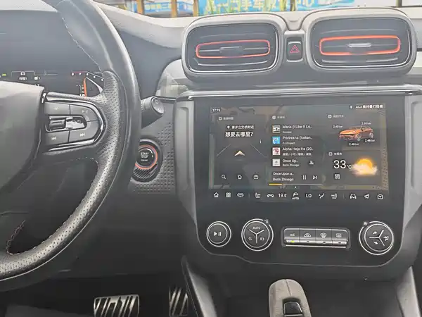 Lynk & Co 02 Hatchback 2021