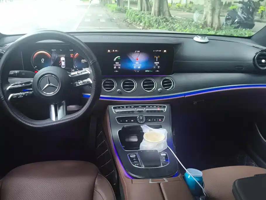 Mercedes-Benz E-Class 2023 — фото 12