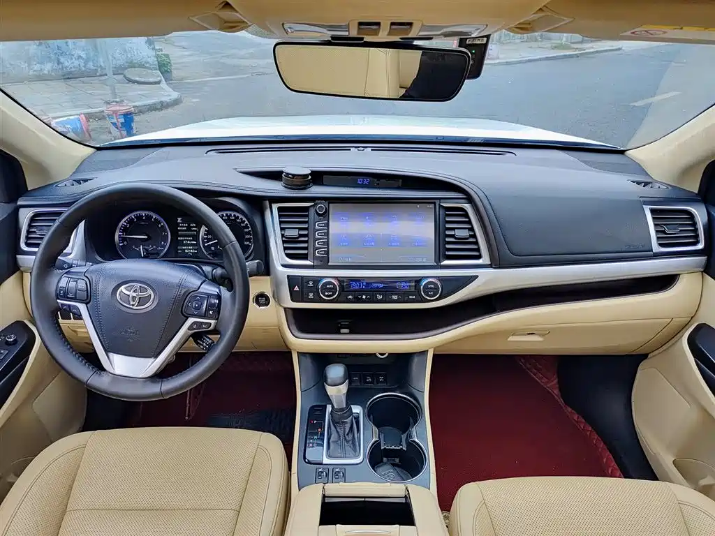 Toyota Highlander 2018 — фото 10