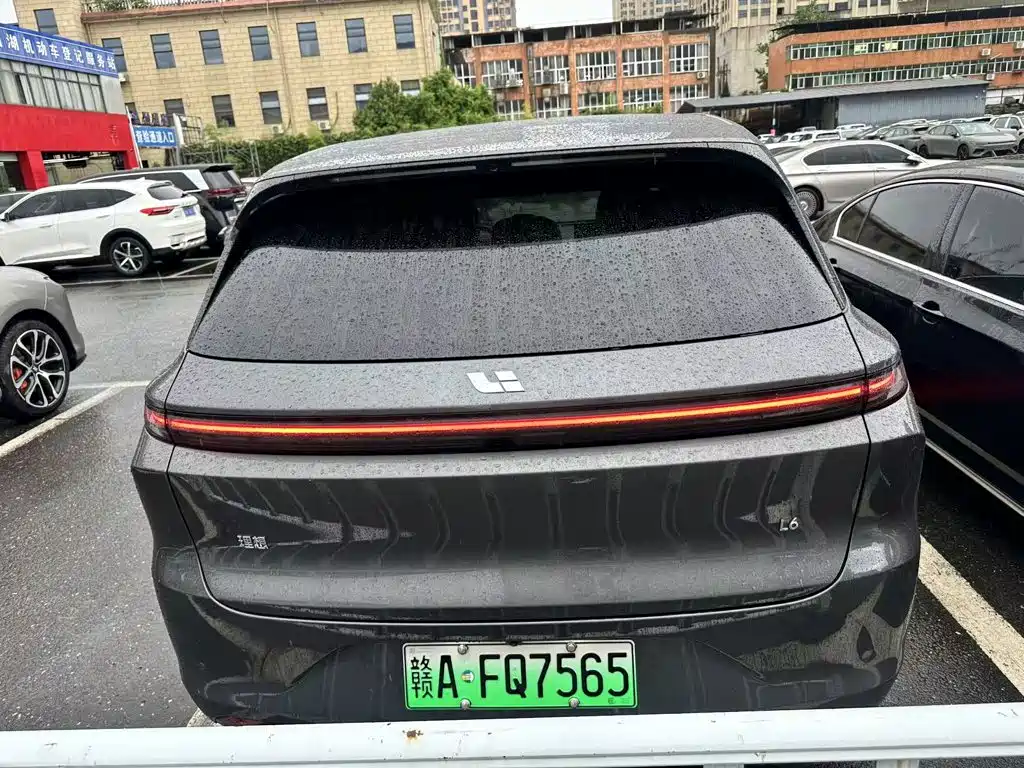 Li Auto Li L6 2025