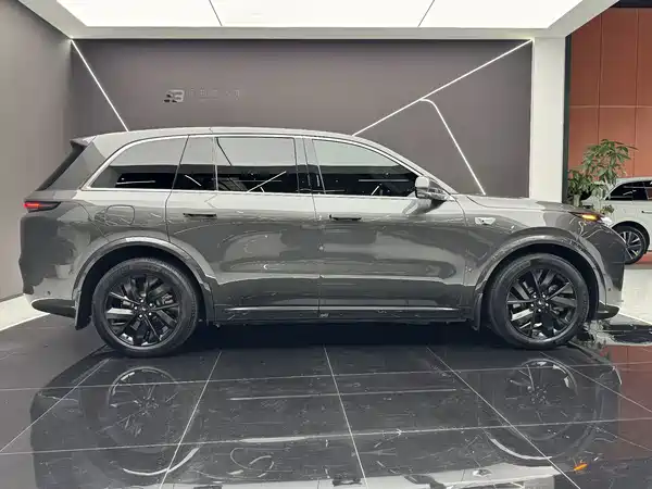 Li Auto L8 2023