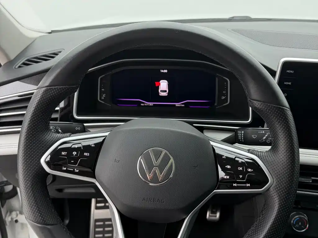 Volkswagen Tiguan L 2023 — фото 13