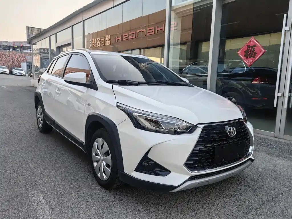 Toyota Yaris L 2021
