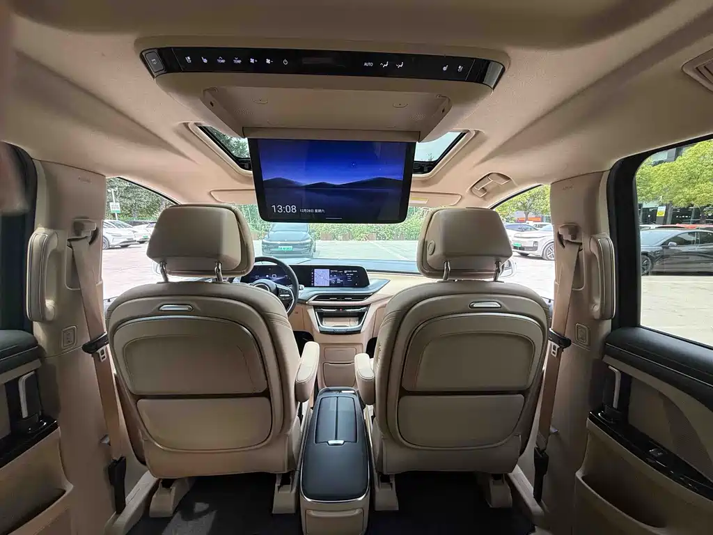Buick GL8 New Energy 2025 — фото 13