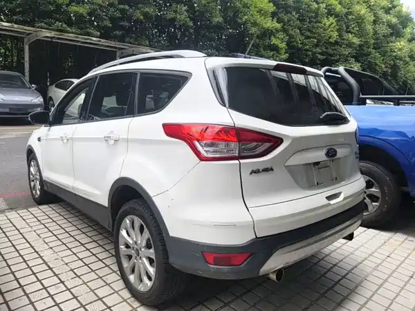 Ford Kuga 2015