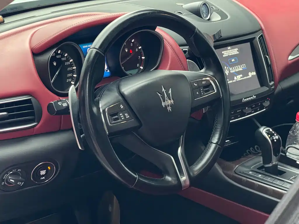 Maserati Levante 2017 — фото 9