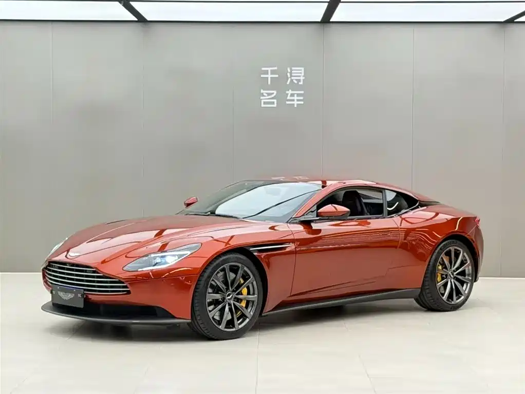 Aston Martin DB11 2020