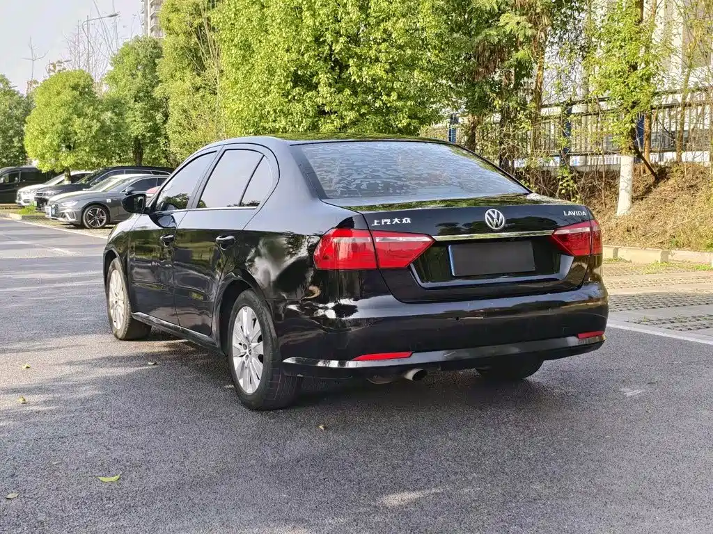 Volkswagen Lavida 2015