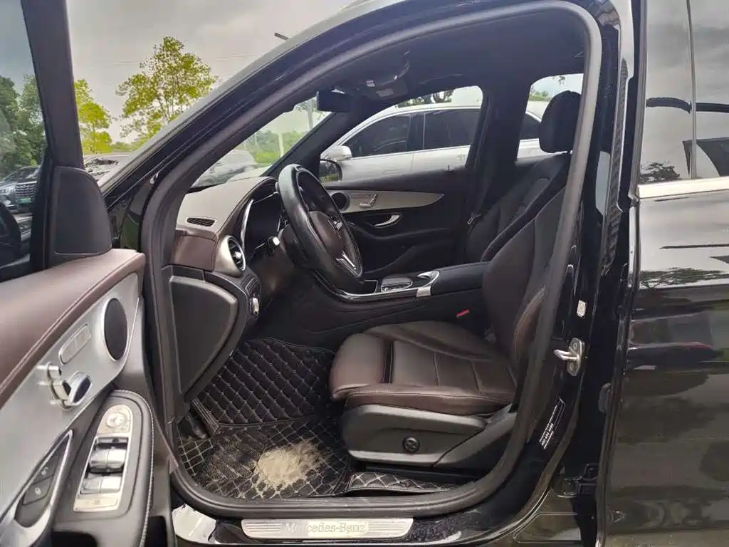 Mercedes-Benz GLC 2023
