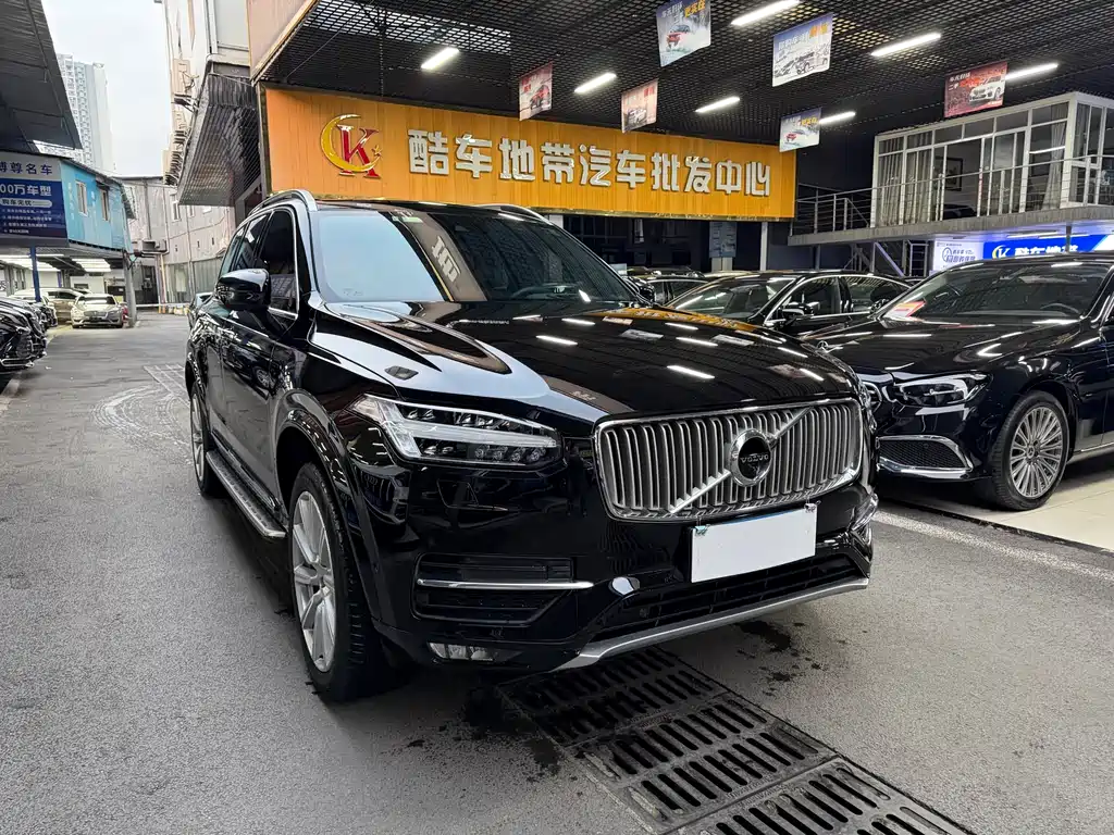 Volvo XC90 2018 — фото 3