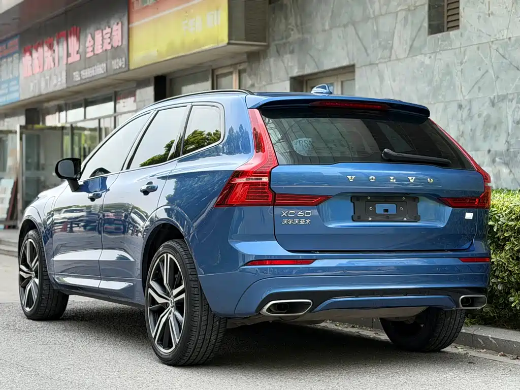 Volvo XC60 Plug-In Hybrid 2020 — фото 4