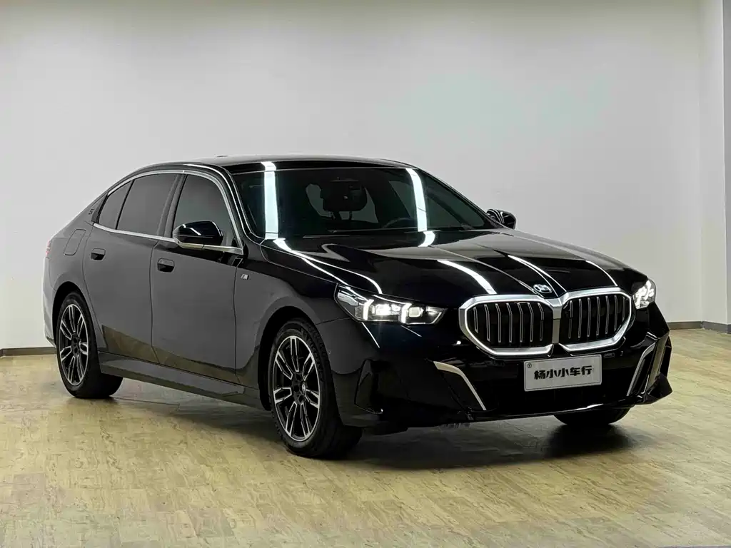BMW 5 Series 2025