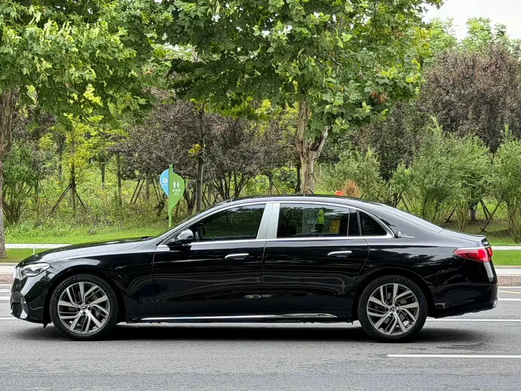 Mercedes-Benz E-Class 2024 — фото 10