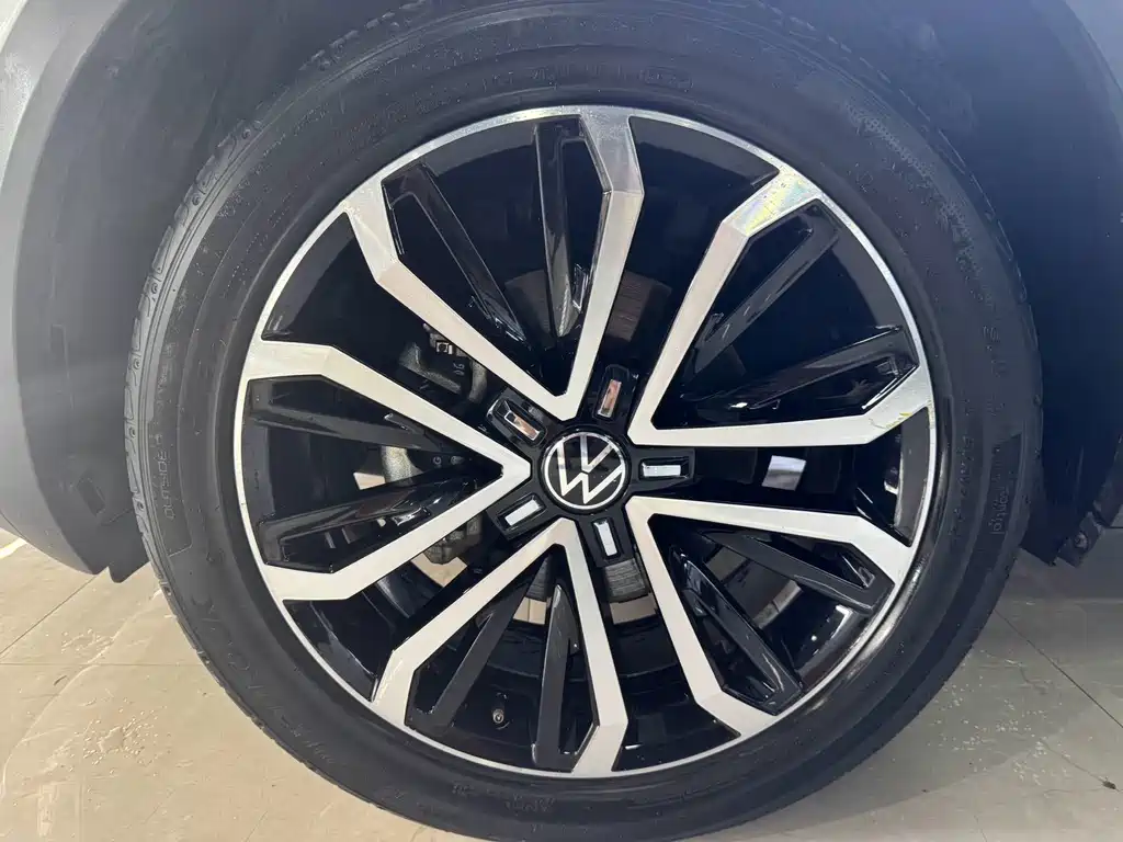 Volkswagen T-Roc 2023 — фото 21