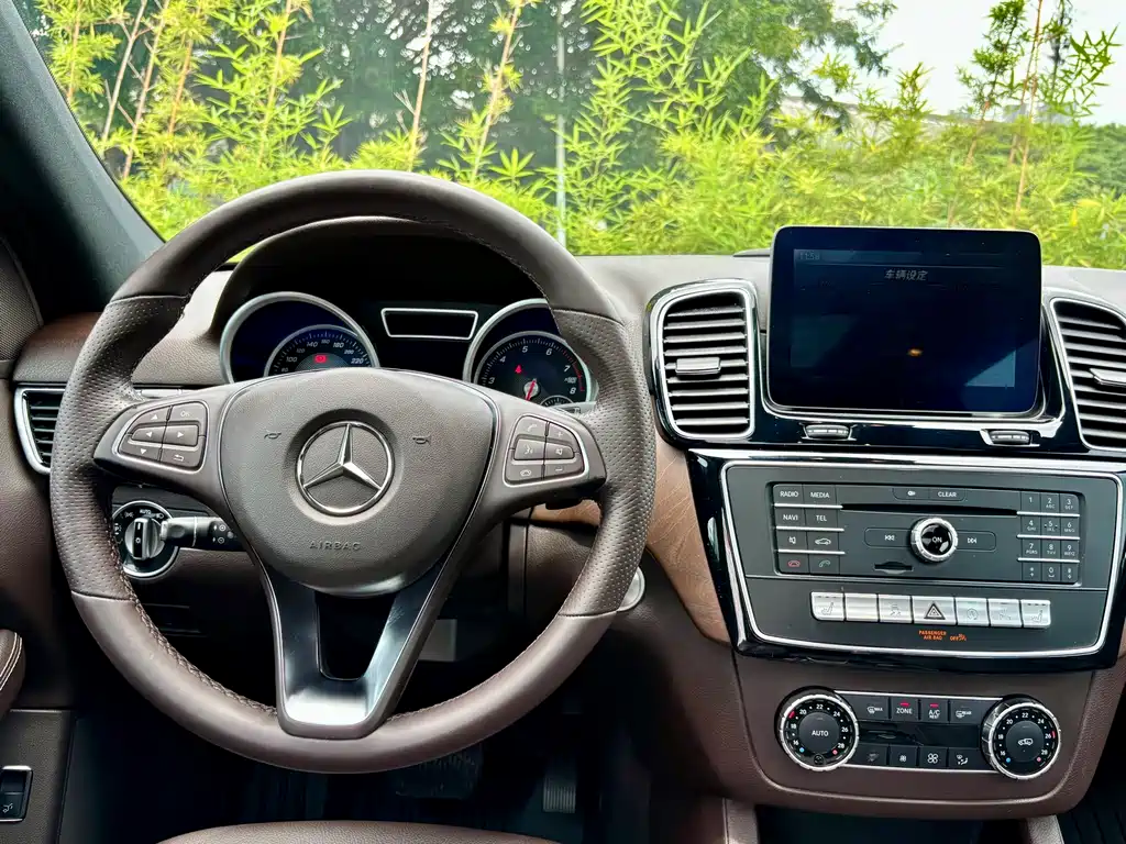 Mercedes-Benz GLE 2016 — фото 15