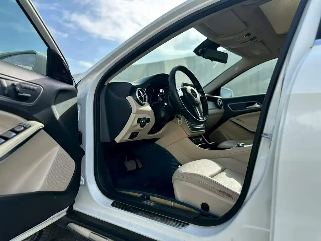 Mercedes-Benz GLA 2015