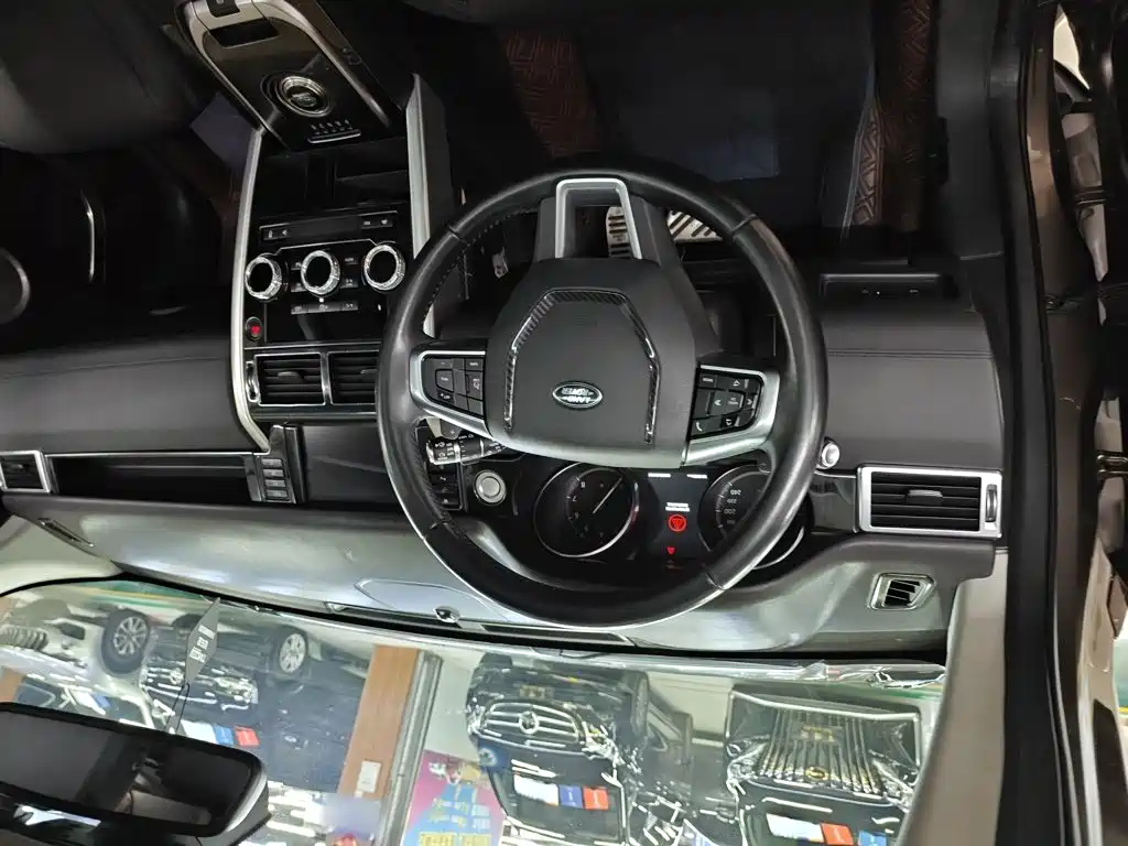 Land Rover Discovery Sport 2017 — фото 9