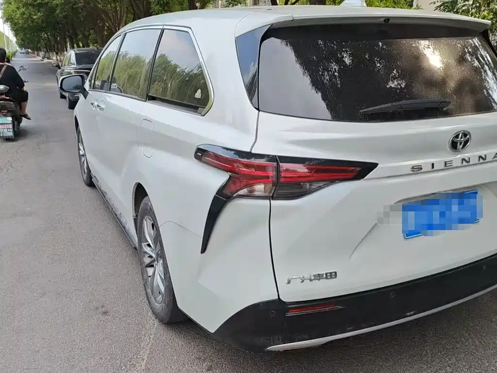 Toyota Sienna 2024