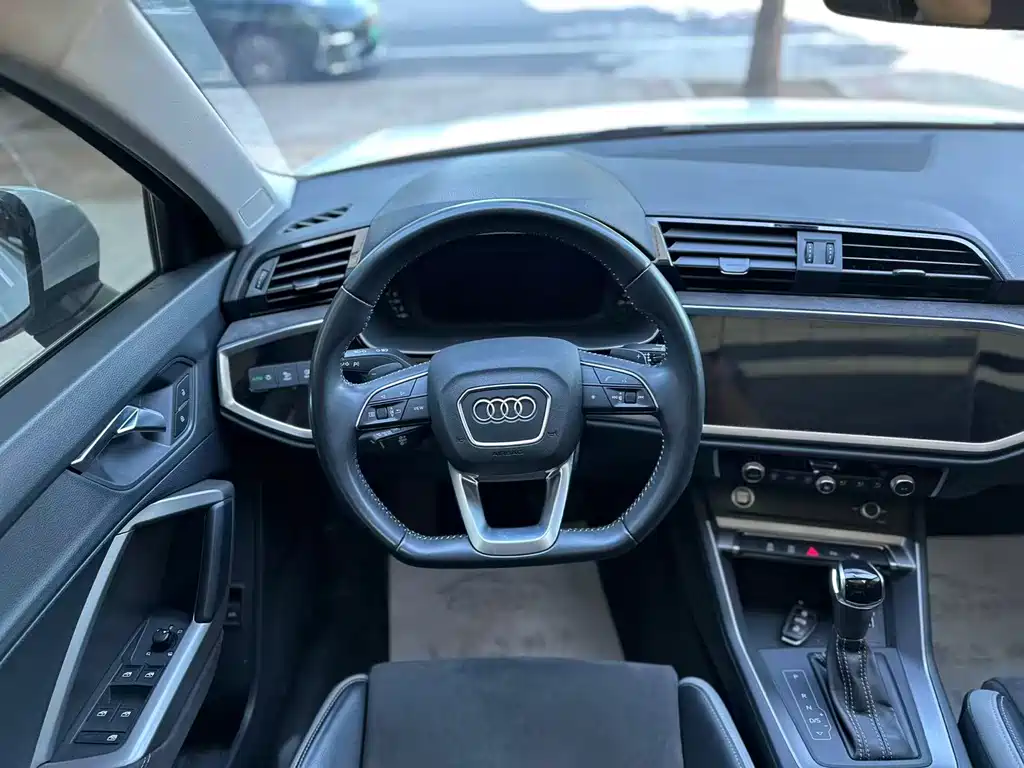 Audi Q3 2021 — фото 3