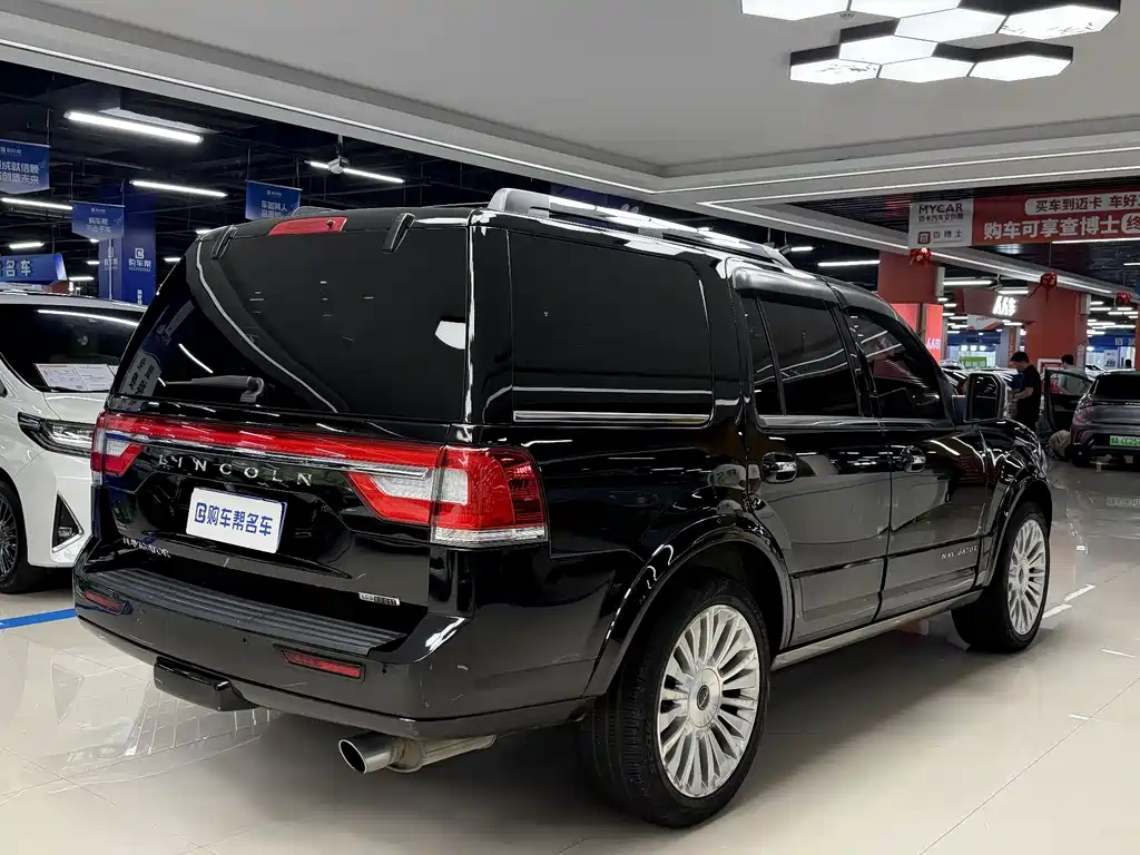 Lincoln Navigator 2017 — фото 21