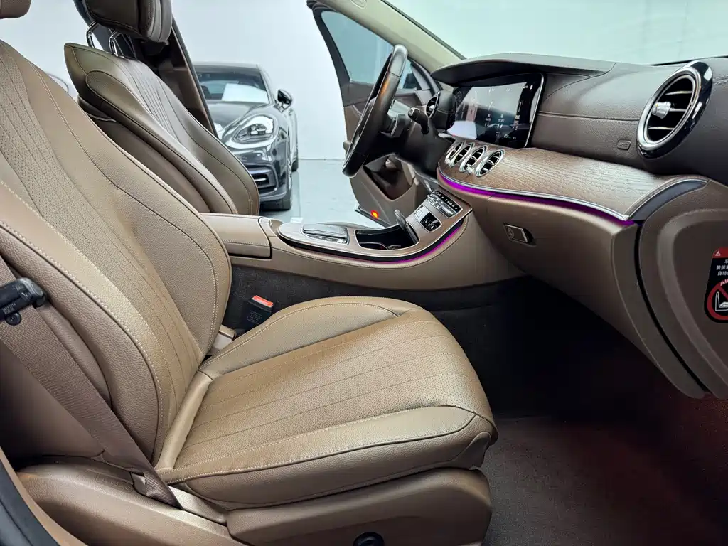 Mercedes-Benz E-Class 2023 — фото 12