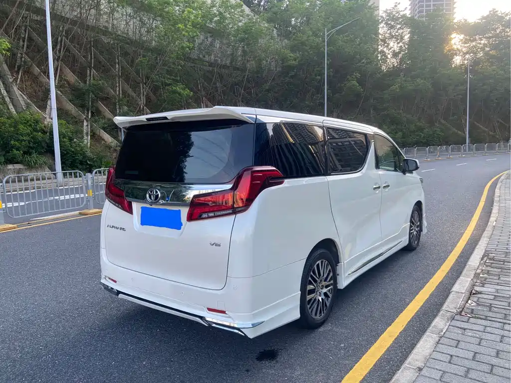 Toyota Alphard 2016 — фото 7