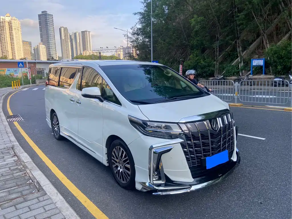 Toyota Alphard 2016 — фото 3
