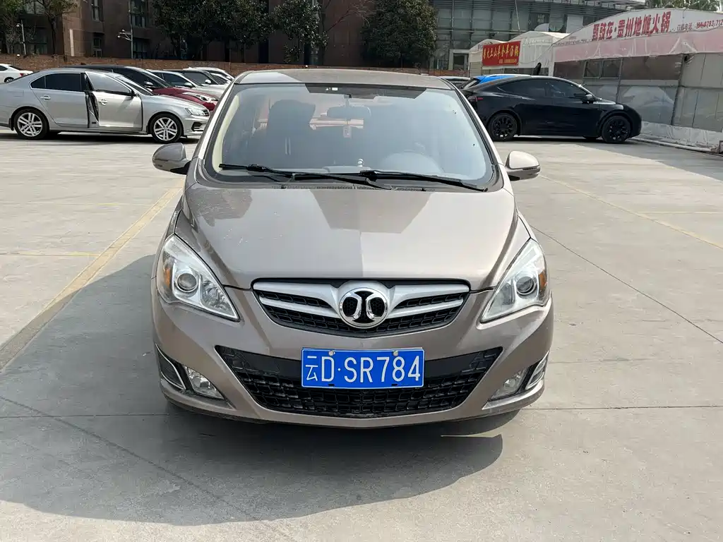 BAIC E-Series 2015 — фото 2
