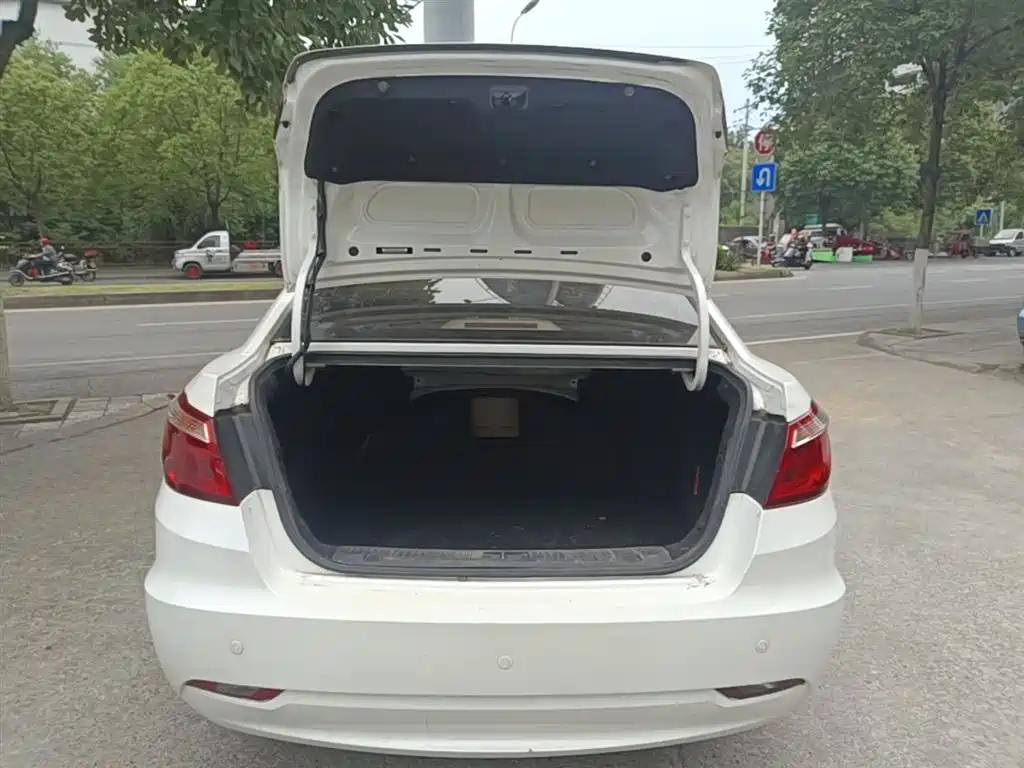 Changan Eado 2015 — фото 19
