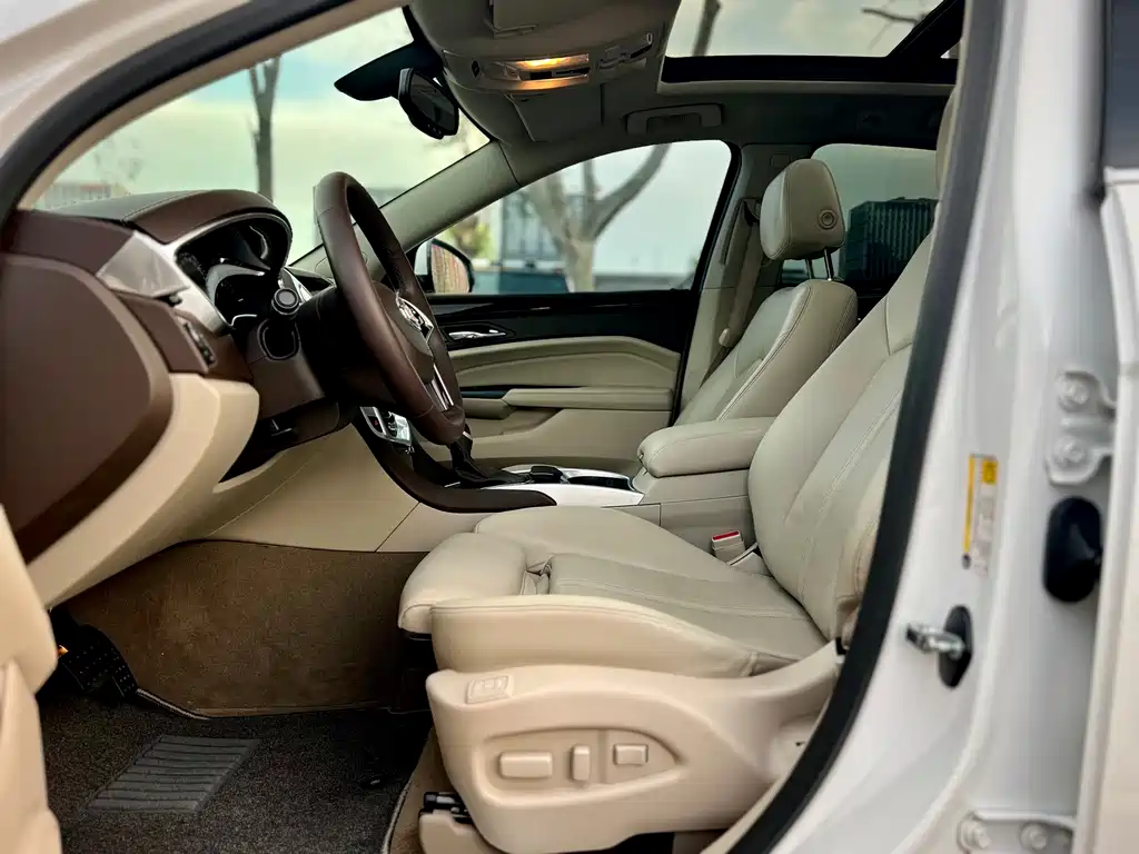 Cadillac SRX 2013 — фото 26