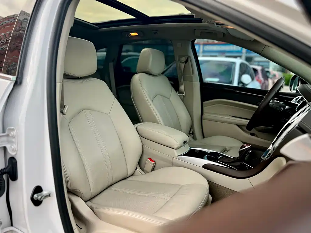 Cadillac SRX 2013 — фото 27