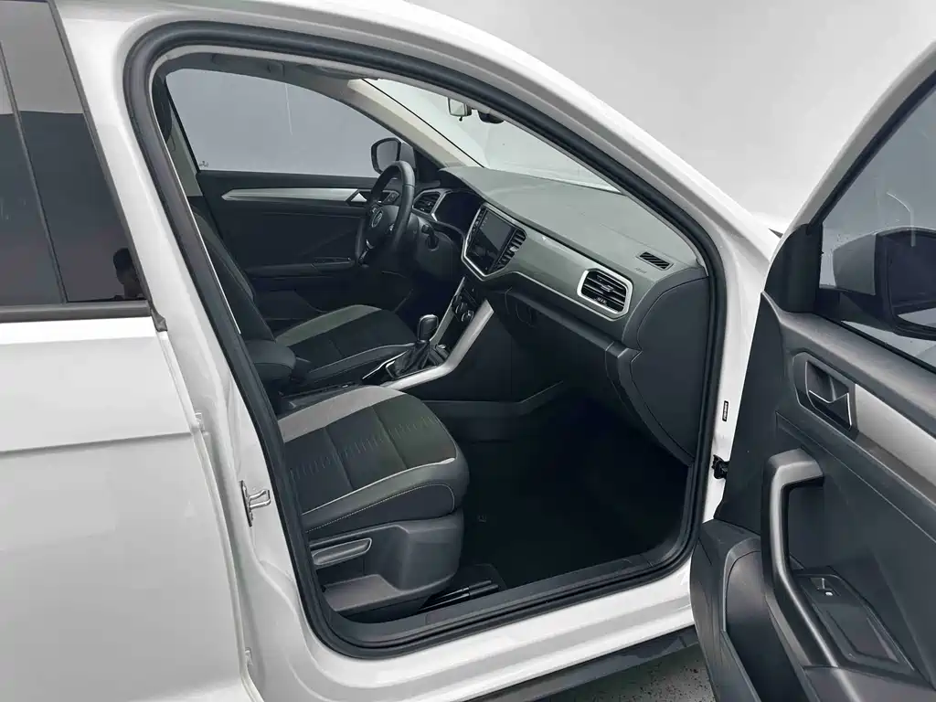 Volkswagen T-Roc 2022 — фото 7