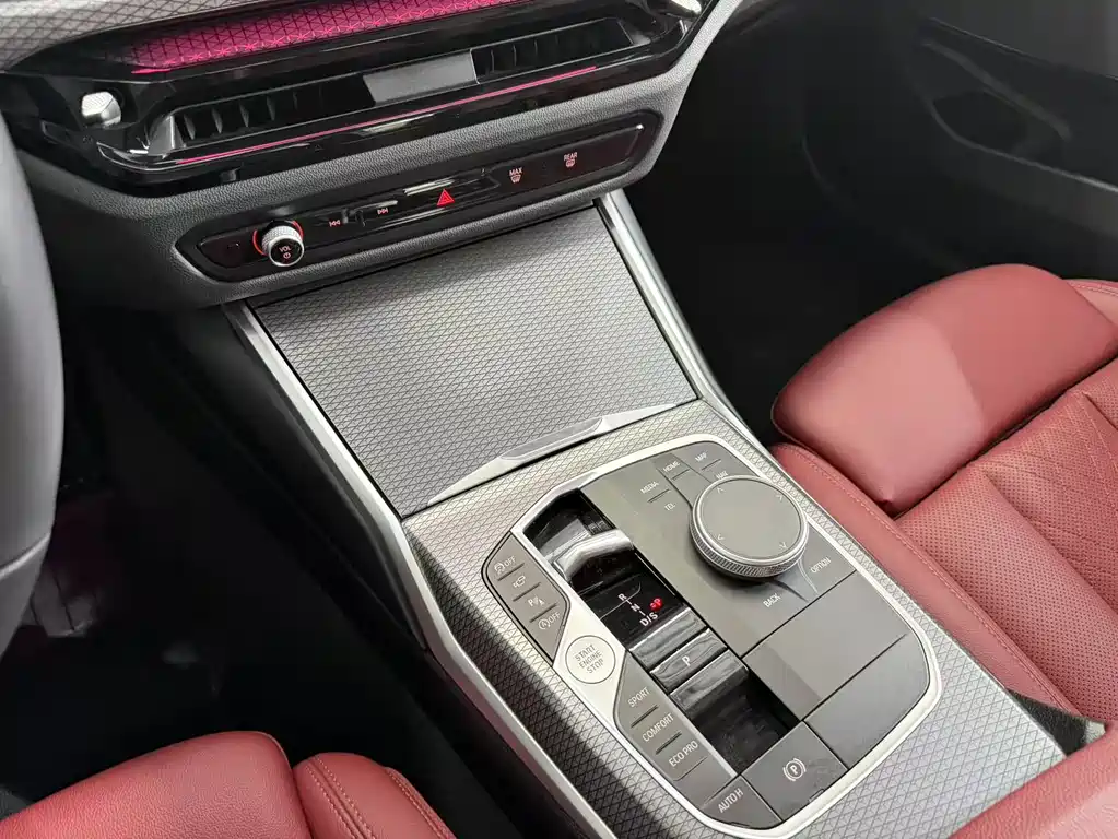 BMW 3 Series 2024 — фото 16