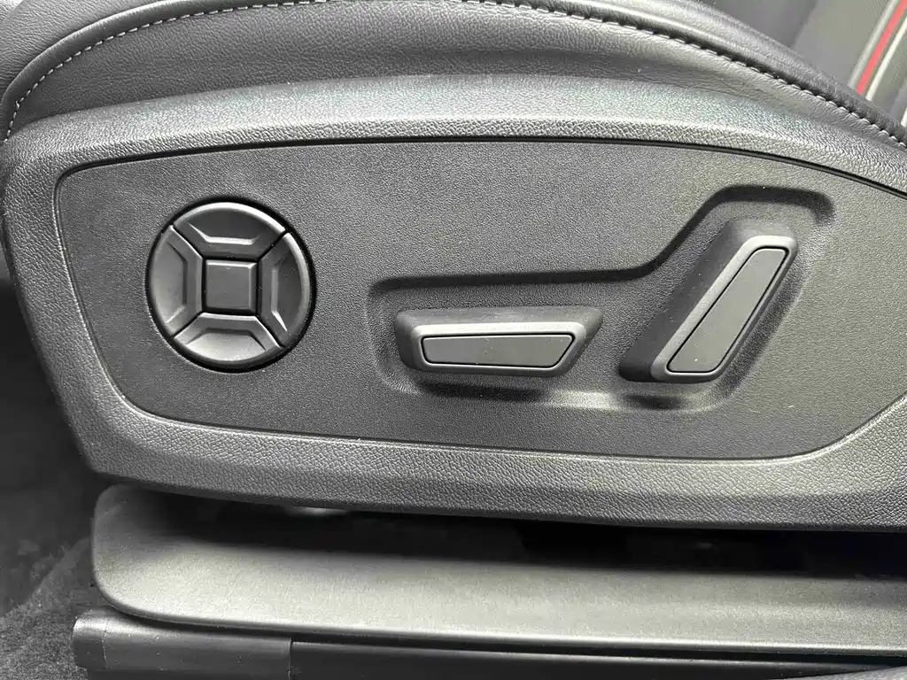 Audi A3 2023 — фото 11