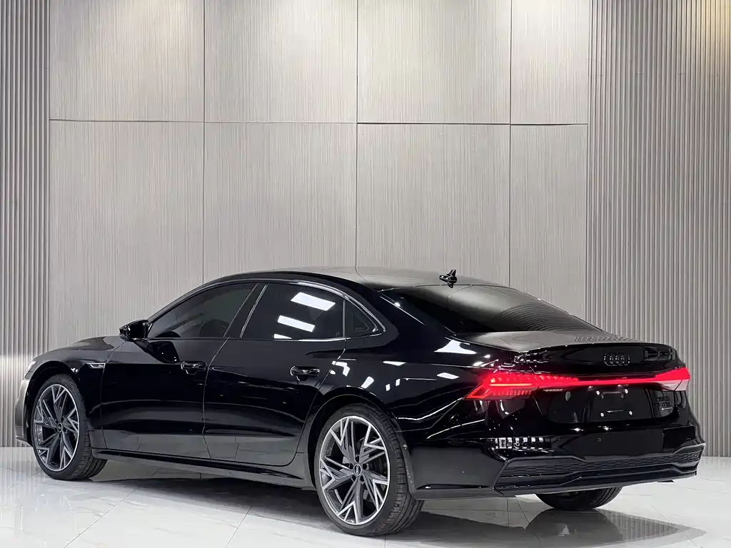 Audi A7L 2023 — фото 11