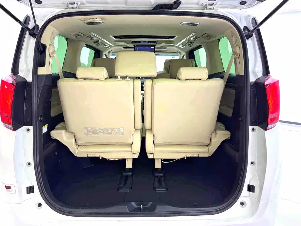 Toyota Alphard 2021 — фото 10