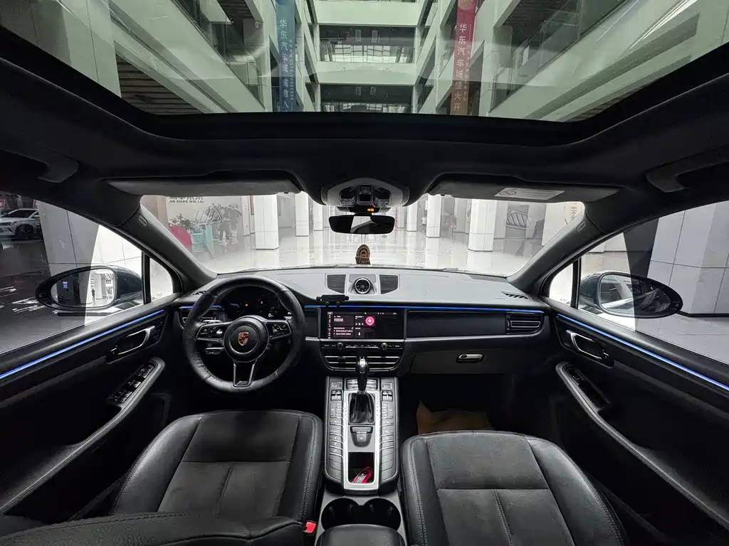Porsche Macan 2019 — фото 13