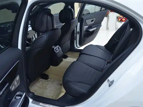 Mercedes-Benz C-Class 2024
