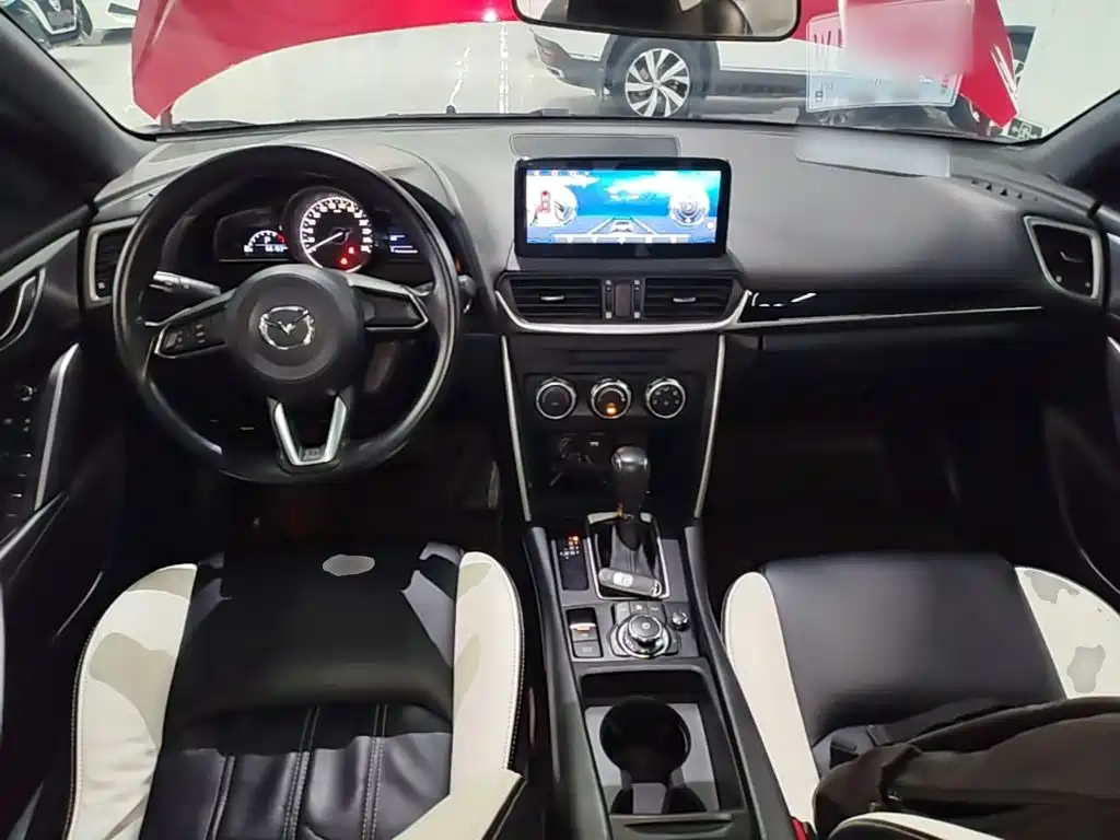 Mazda CX-4 2019 — фото 10