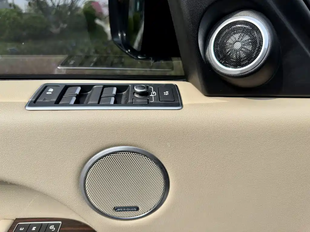 Land Rover Range Rover 2018 — фото 18
